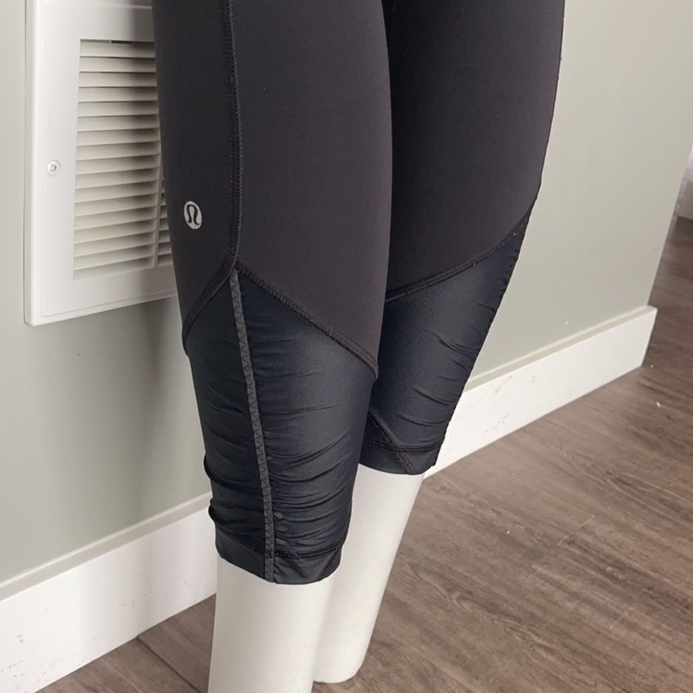Lululemon size 6 leggings - Picture 3 of 3
